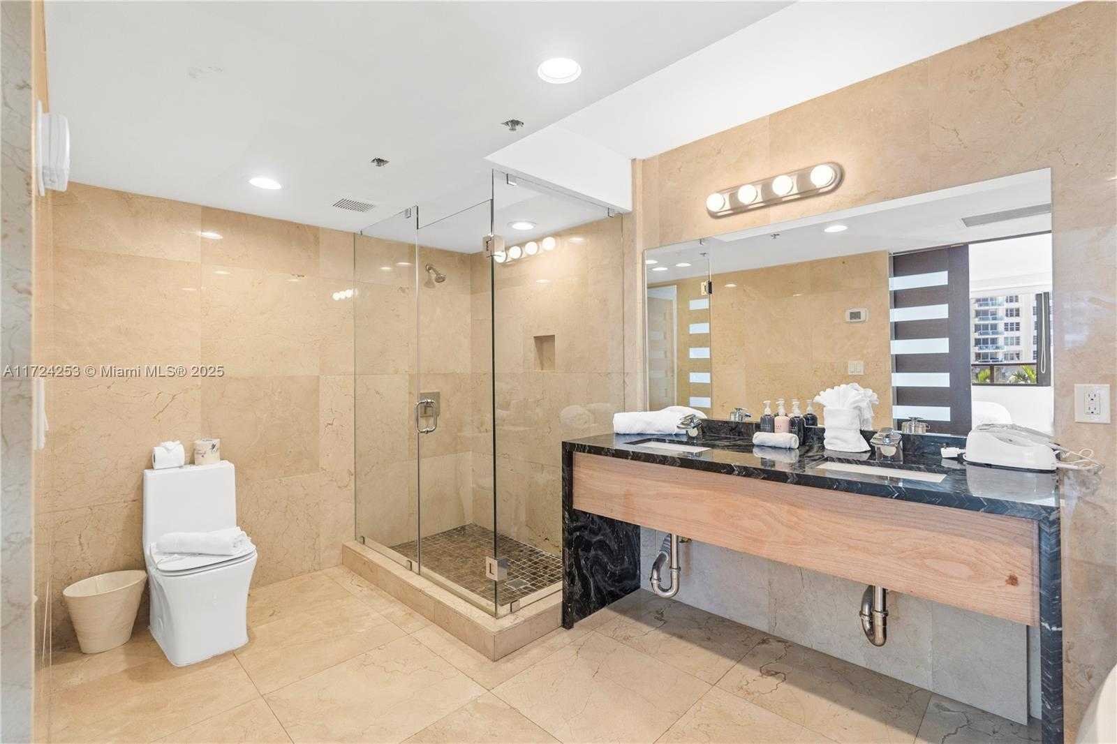 Small Image of 5225 COLLINS AVE #501, Miami Beach Number 27