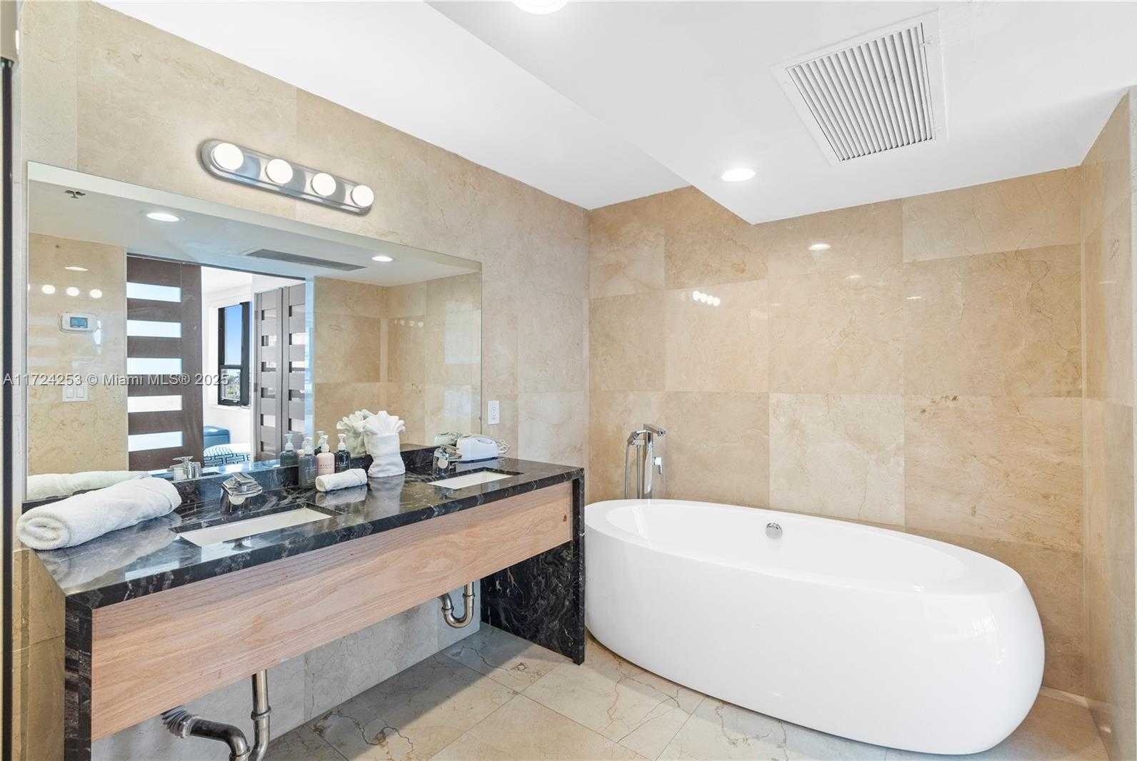 Small Image of 5225 COLLINS AVE #501, Miami Beach Number 28