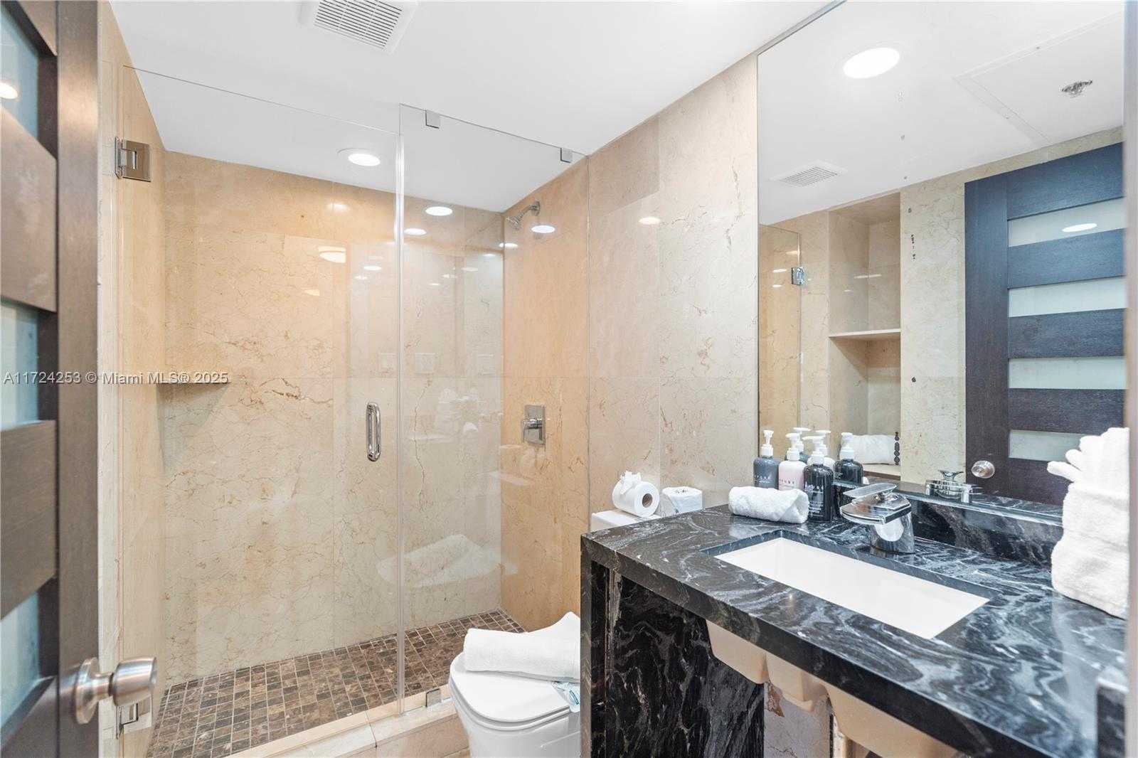 Small Image of 5225 COLLINS AVE #501, Miami Beach Number 32