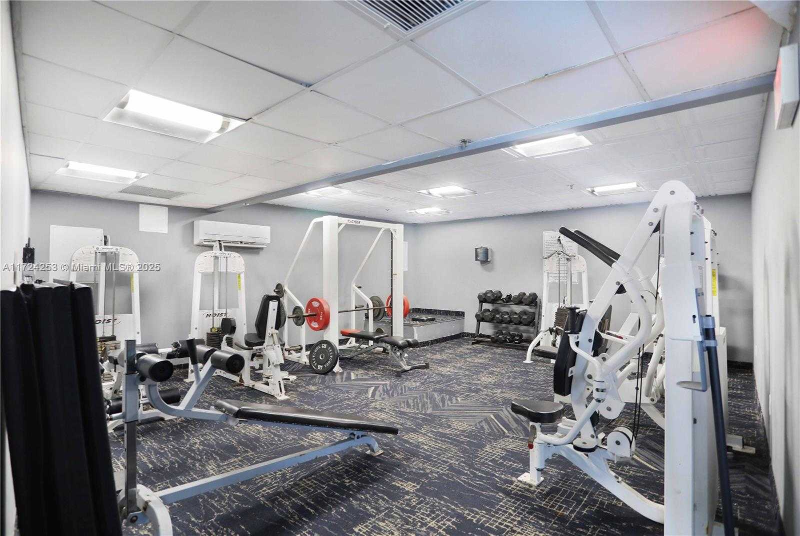 Small Image of 5225 COLLINS AVE #501, Miami Beach Number 54