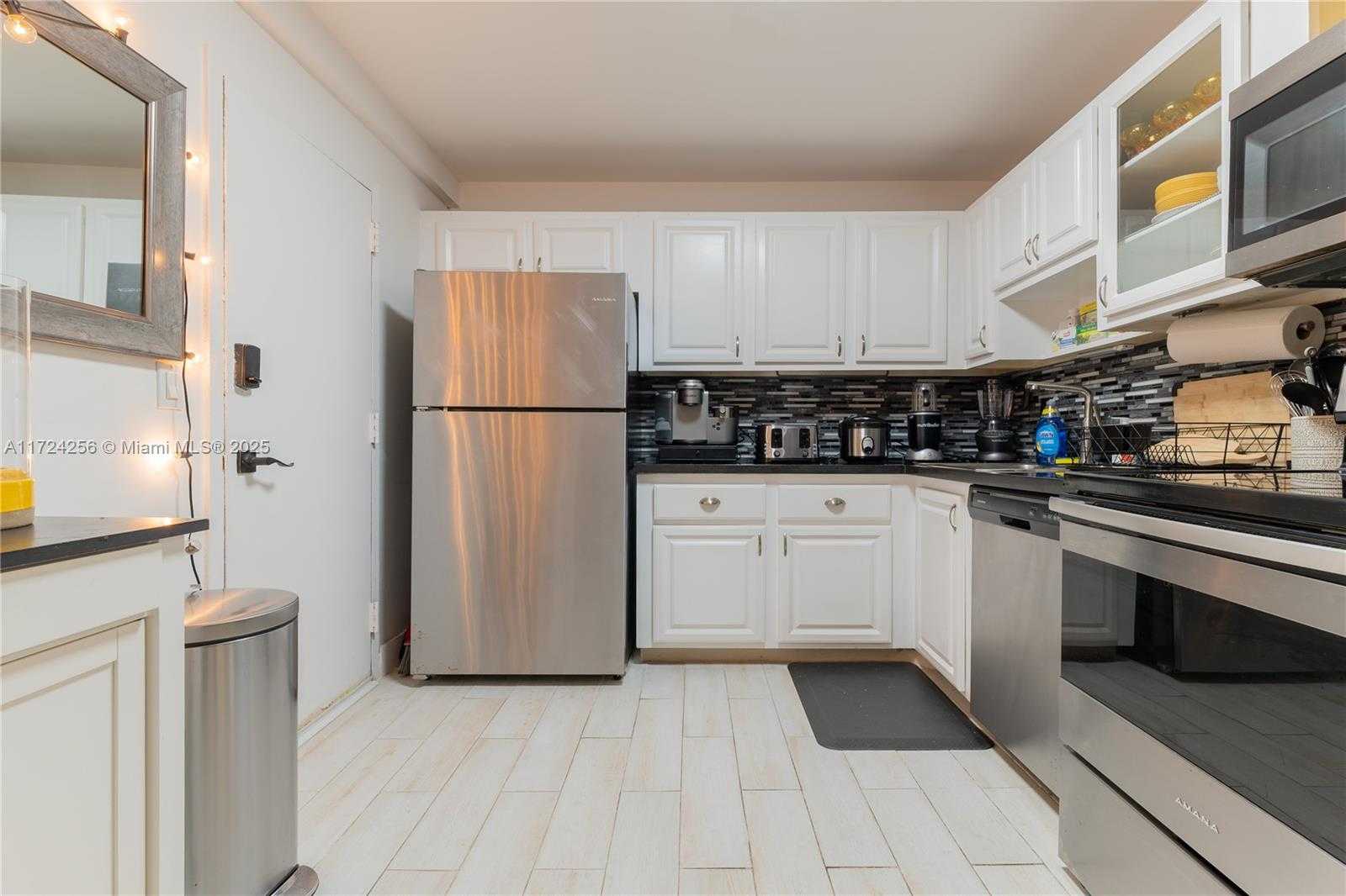 Small Image of 2821 NORTH EAST 163RD #3i, North Miami Beach Number 17
