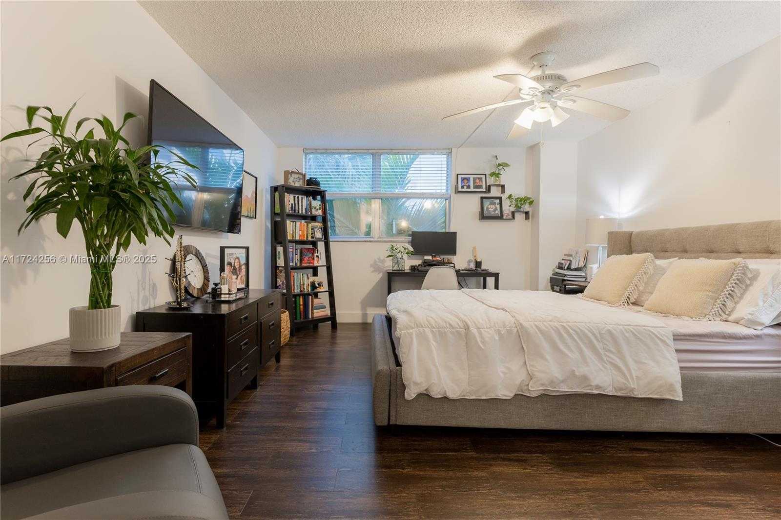 Small Image of 2821 NORTH EAST 163RD #3i, North Miami Beach Number 23
