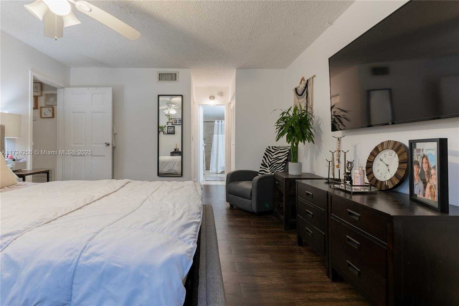 Small Image of 2821 NORTH EAST 163RD #3i, North Miami Beach Number 27