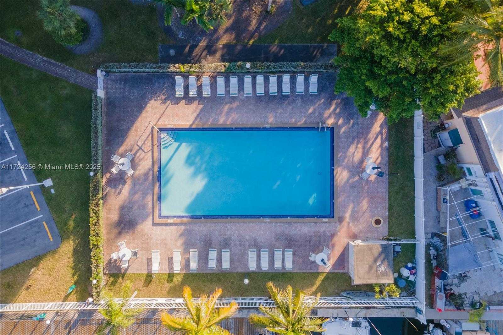 Small Image of 2821 NORTH EAST 163RD #3i, North Miami Beach Number 3