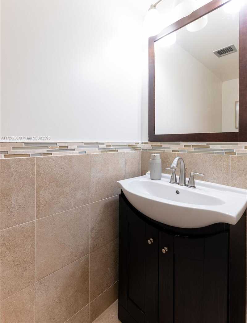 Small Image of 2821 NORTH EAST 163RD #3i, North Miami Beach Number 34