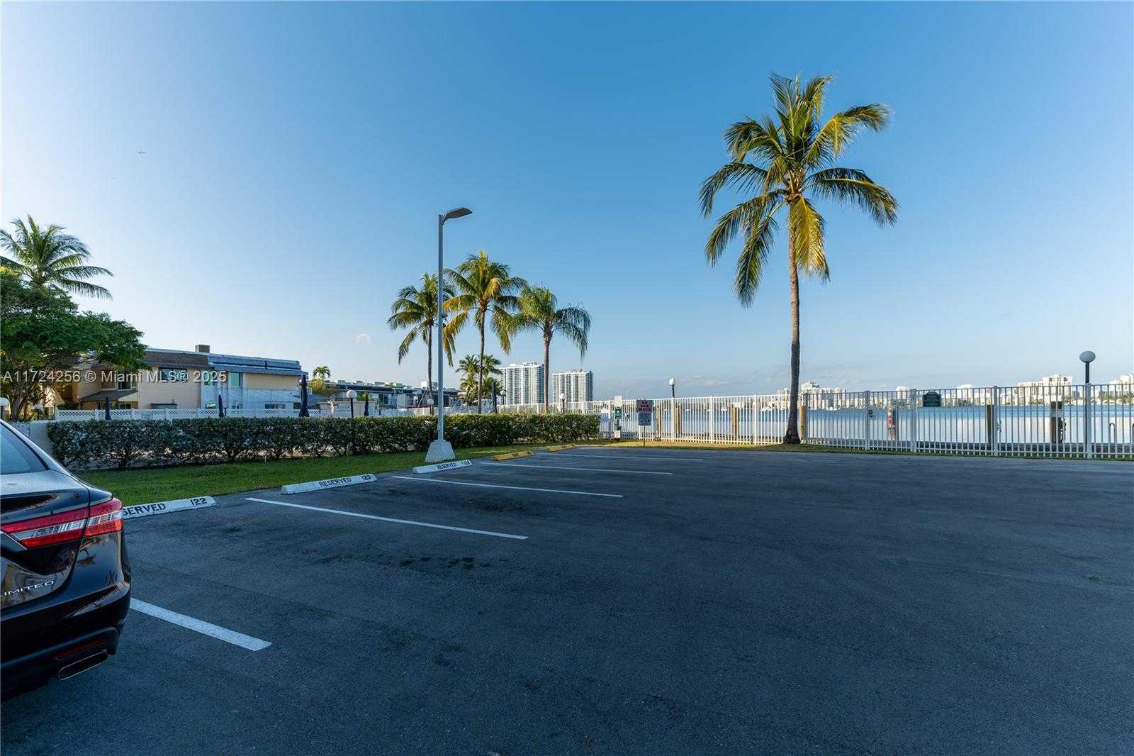 Small Image of 2821 NORTH EAST 163RD #3i, North Miami Beach Number 37