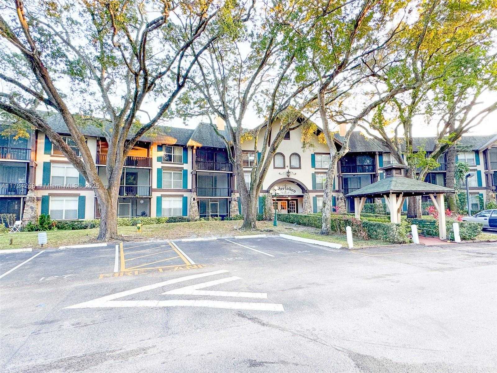 Small Image of 3720 INVERRARY DR #1U, Lauderhill Number 2