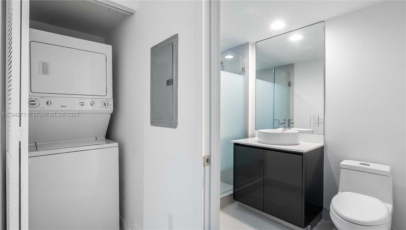 Small Image of 31 SOUTH EAST 6TH ST #1806, Miami Number 12