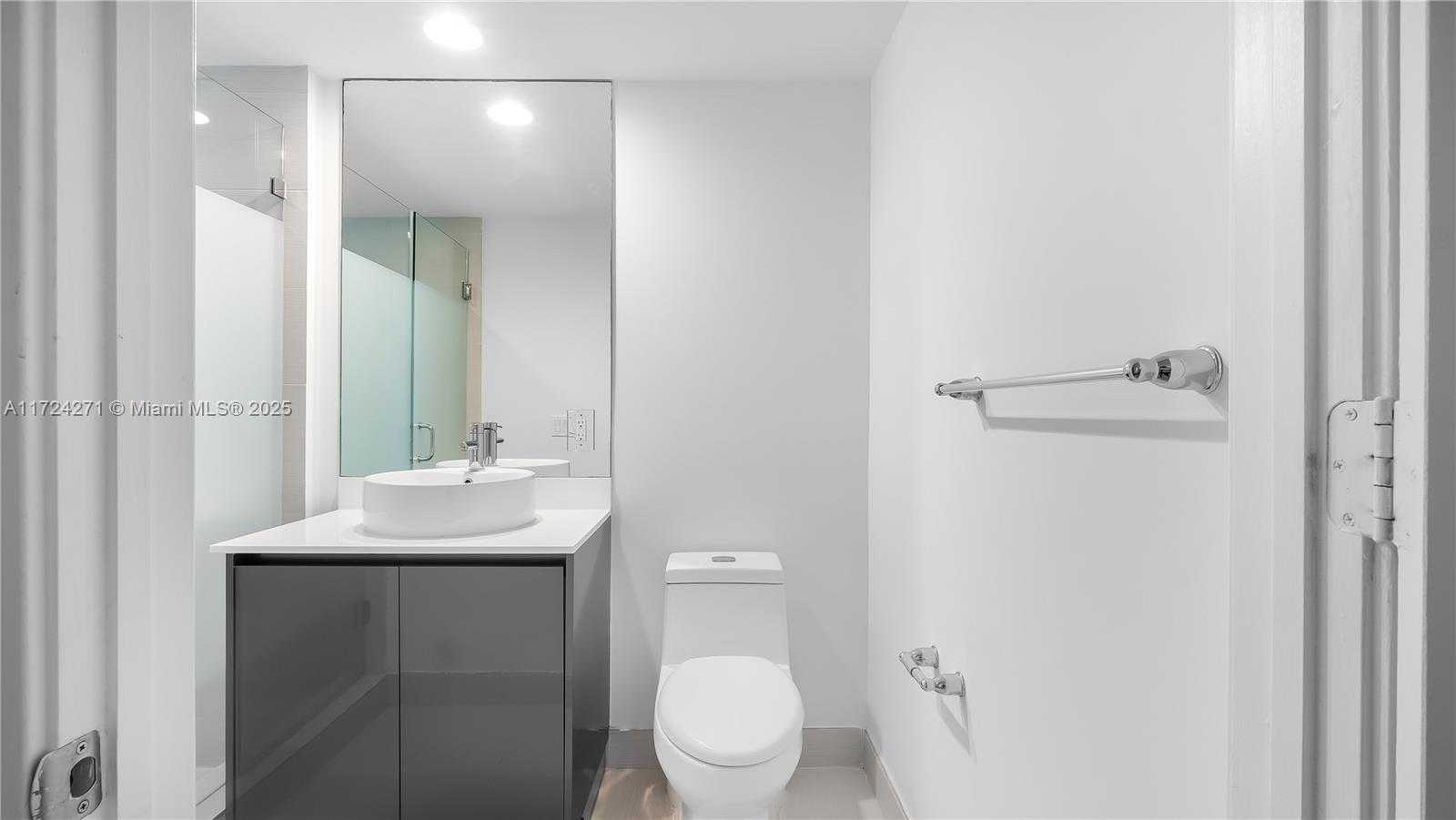 Small Image of 31 SOUTH EAST 6TH ST #1806, Miami Number 13