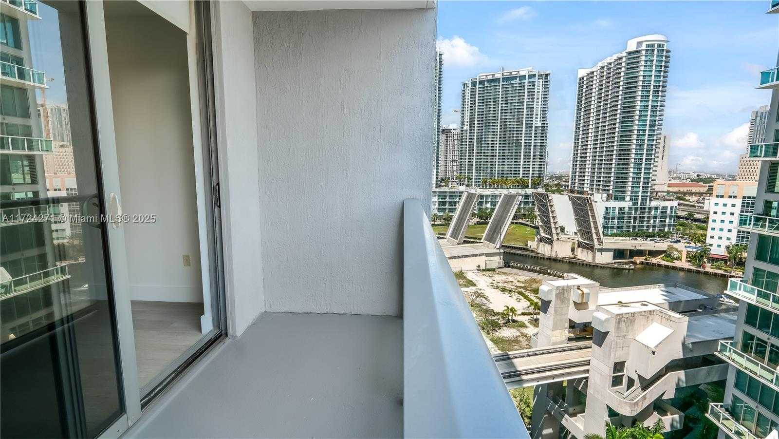 Small Image of 31 SOUTH EAST 6TH ST #1806, Miami Number 14