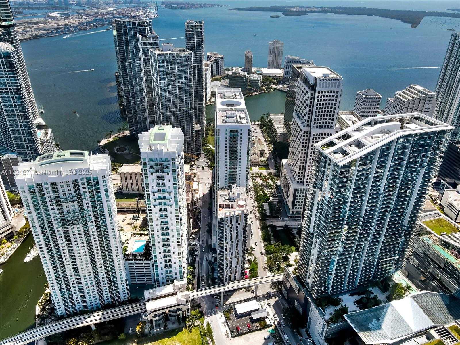 Small Image of 31 SOUTH EAST 6TH ST #1806, Miami Number 30