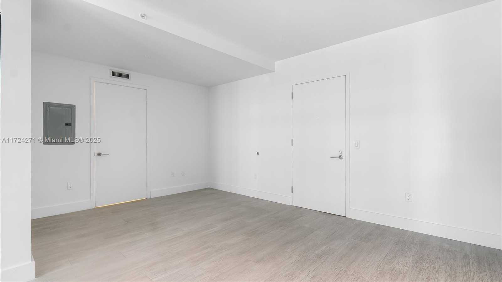 Small Image of 31 SOUTH EAST 6TH ST #1806, Miami Number 5