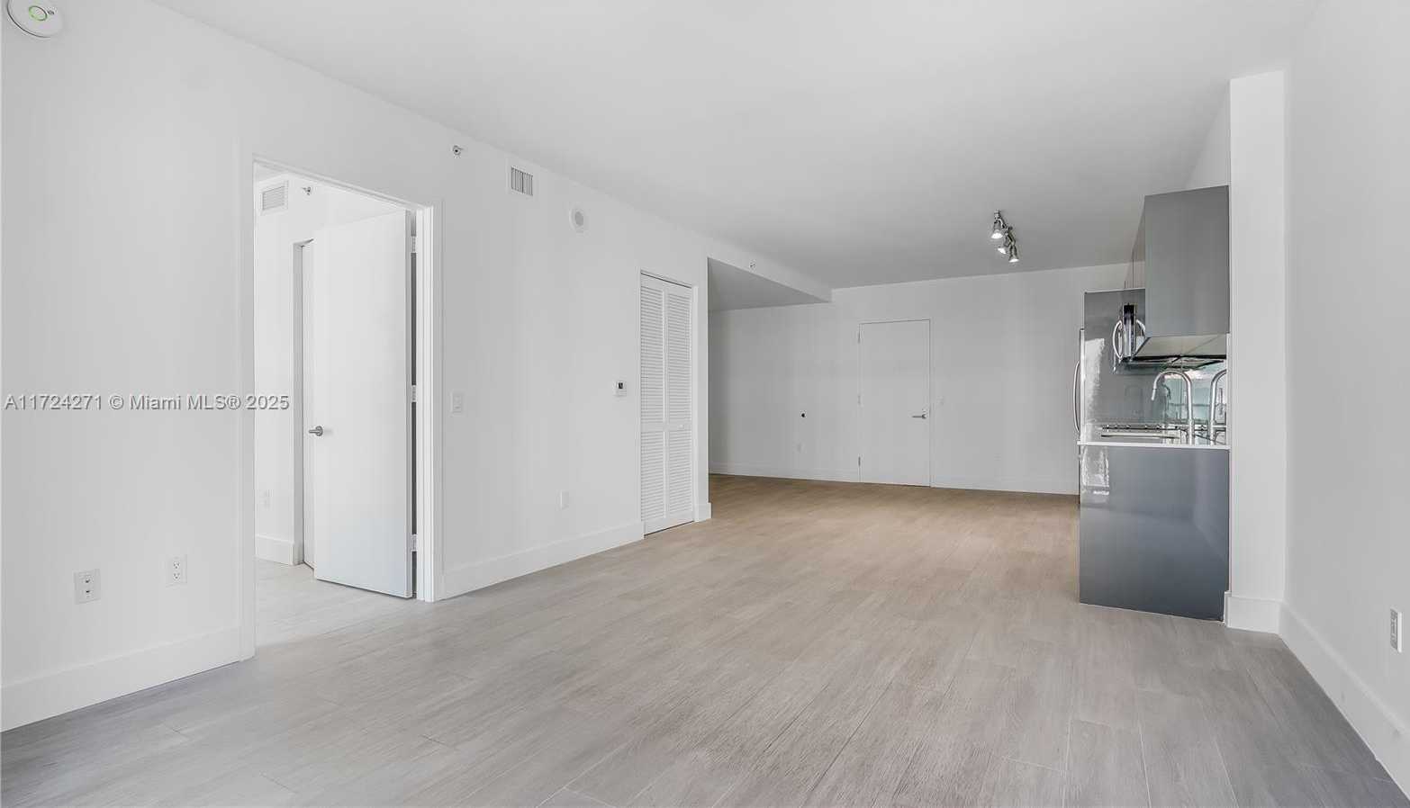 Small Image of 31 SOUTH EAST 6TH ST #1806, Miami Number 7