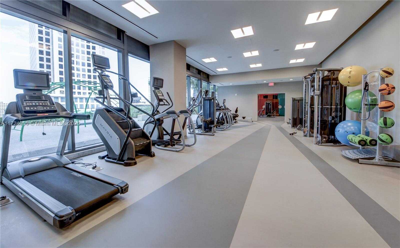 Small Image of 68 SOUTH EAST 6TH ST #3511, Miami Number 21