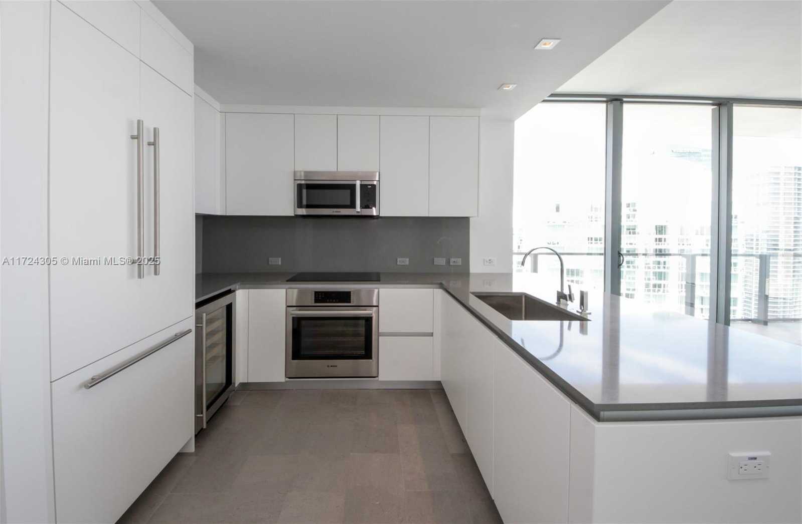 Small Image of 68 SOUTH EAST 6TH ST #3511, Miami Number 22
