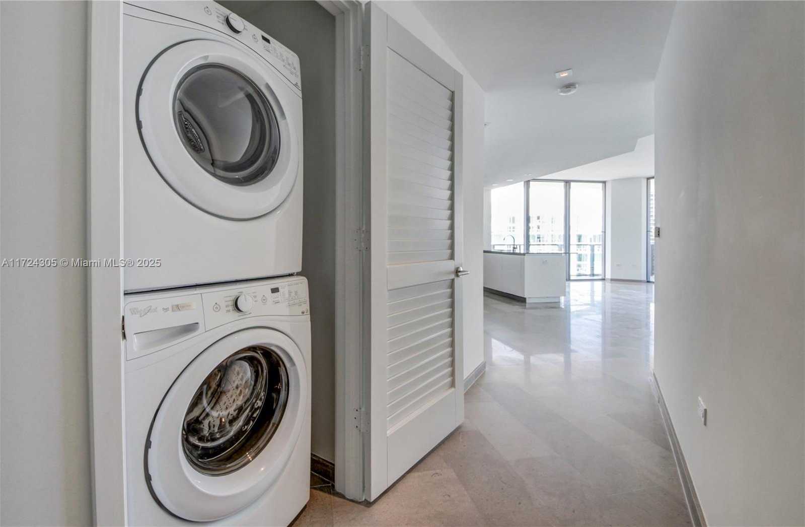 Small Image of 68 SOUTH EAST 6TH ST #3511, Miami Number 23