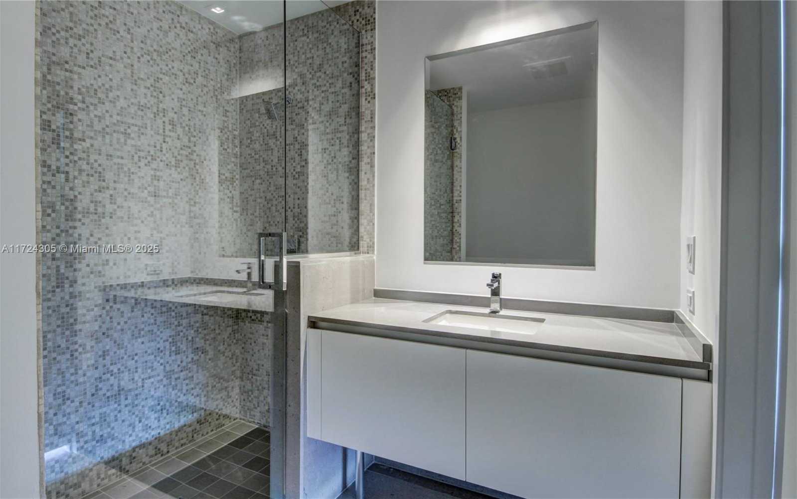 Small Image of 68 SOUTH EAST 6TH ST #3511, Miami Number 8
