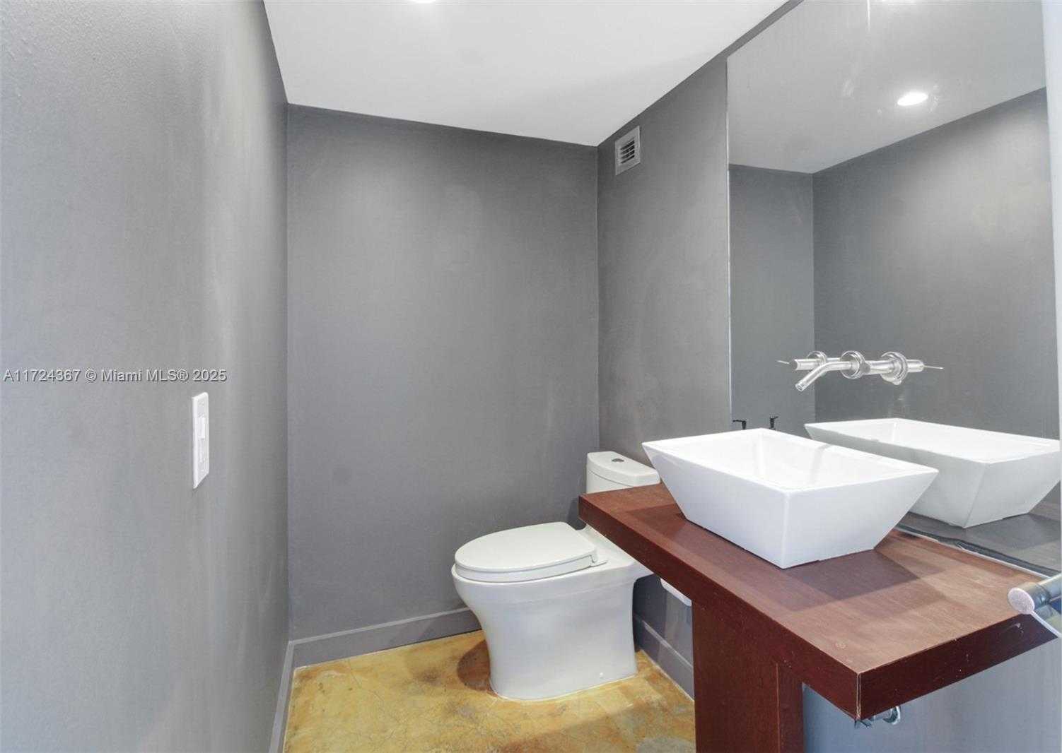 Small Image of 5 ISLAND AVE #4E, Miami Beach Number 13