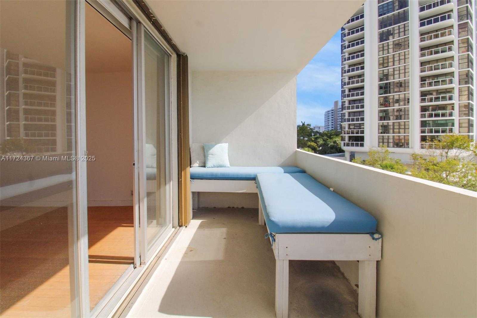 Small Image of 5 ISLAND AVE #4E, Miami Beach Number 14