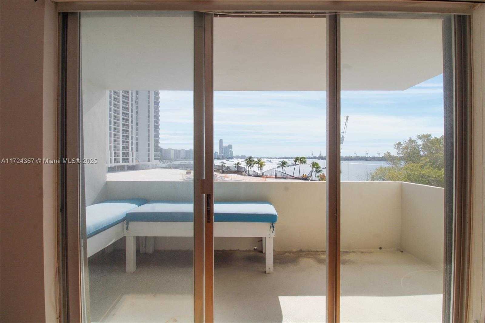 Small Image of 5 ISLAND AVE #4E, Miami Beach Number 3