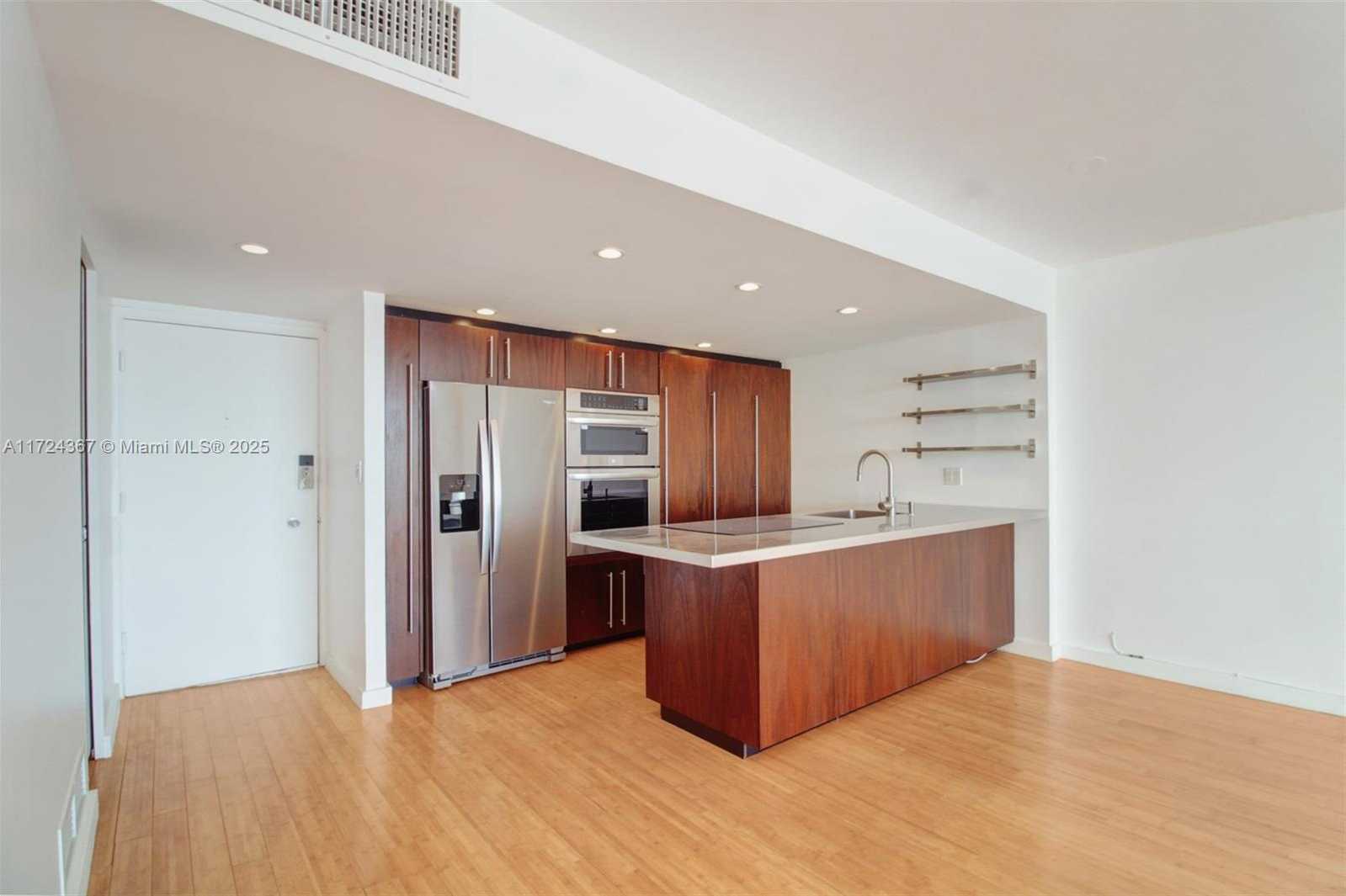 Small Image of 5 ISLAND AVE #4E, Miami Beach Number 5