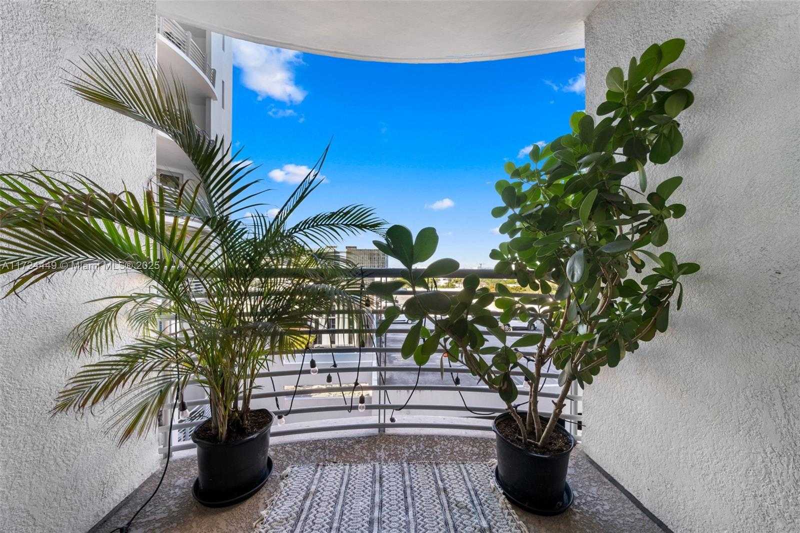 Small Image of 1830 RADIUS DR #903, Hollywood Number 25