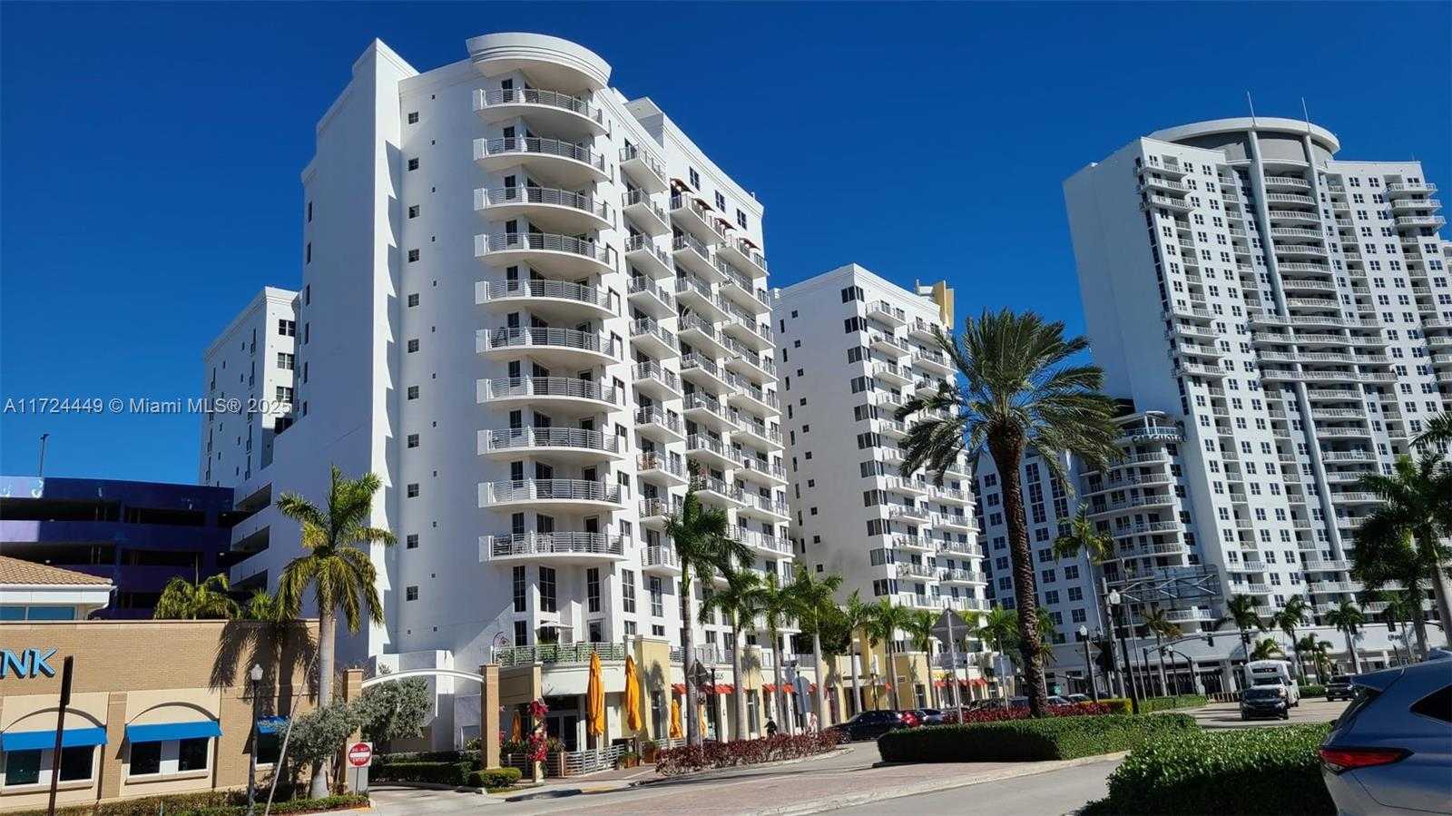 Small Image of 1830 RADIUS DR #903, Hollywood Number 3