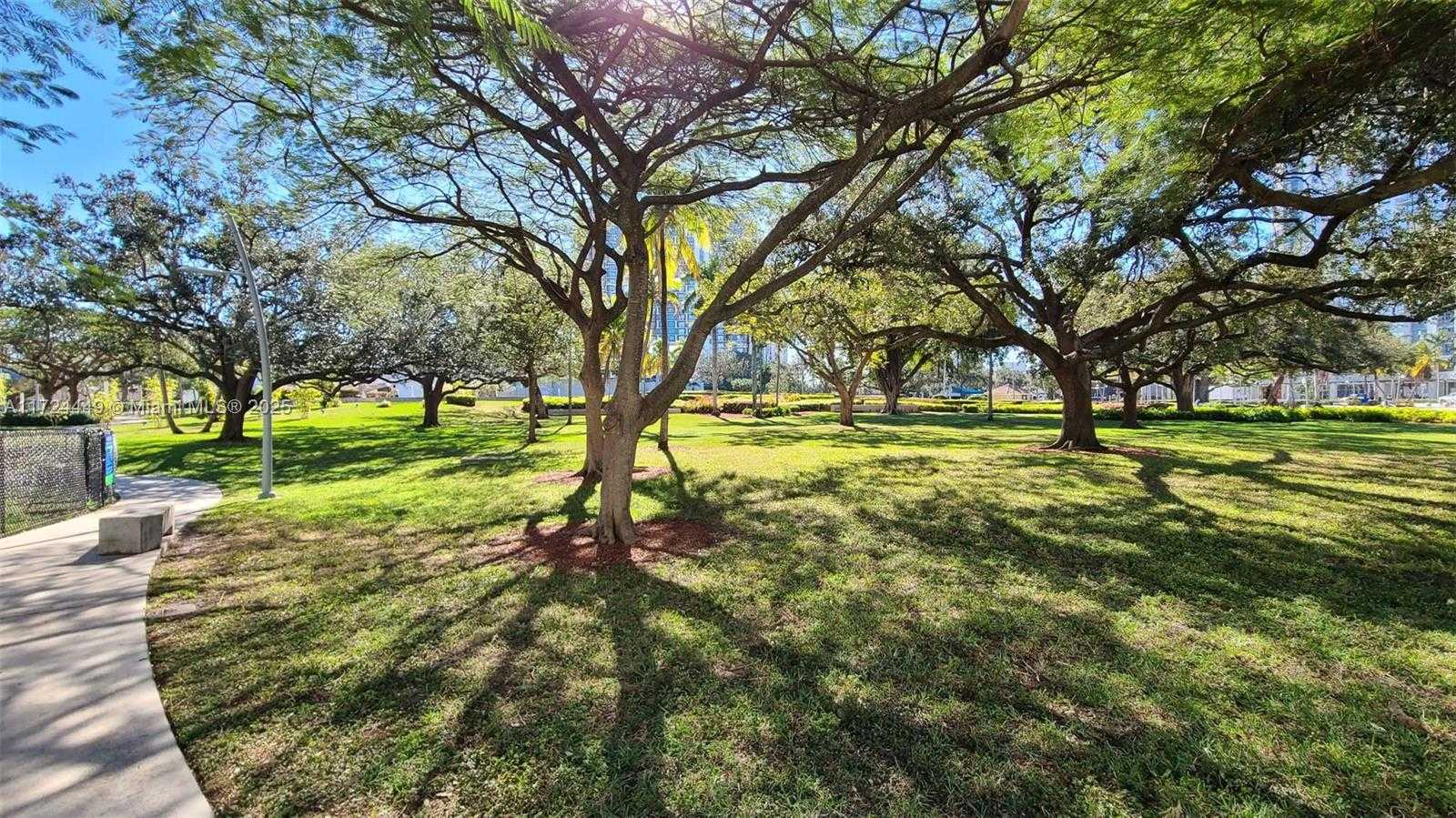 Small Image of 1830 RADIUS DR #903, Hollywood Number 53