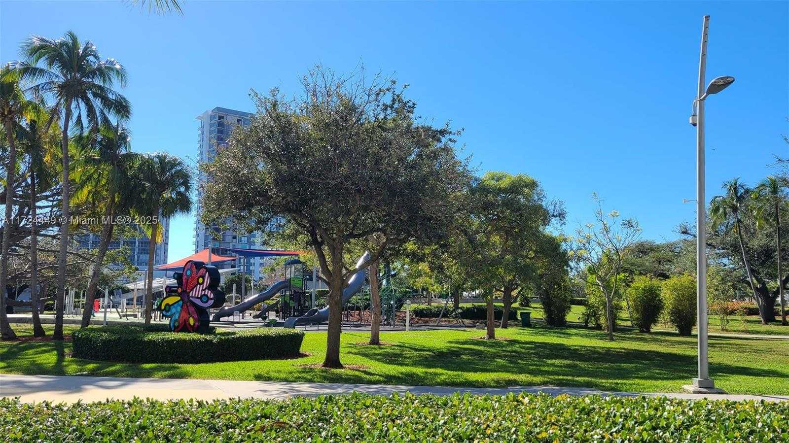 Small Image of 1830 RADIUS DR #903, Hollywood Number 54