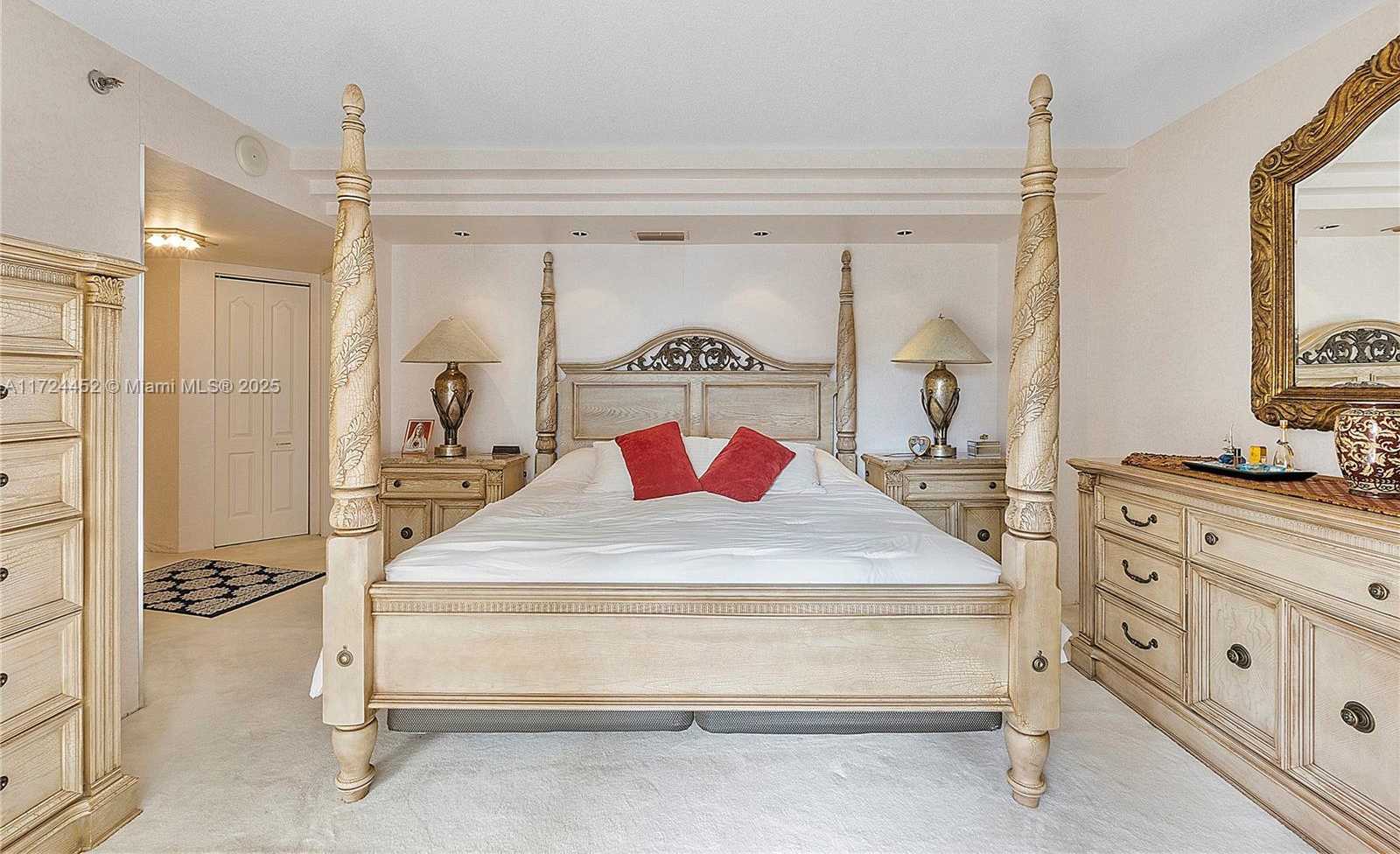 Small Image of 5757 COLLINS AVE #403, Miami Beach Number 10