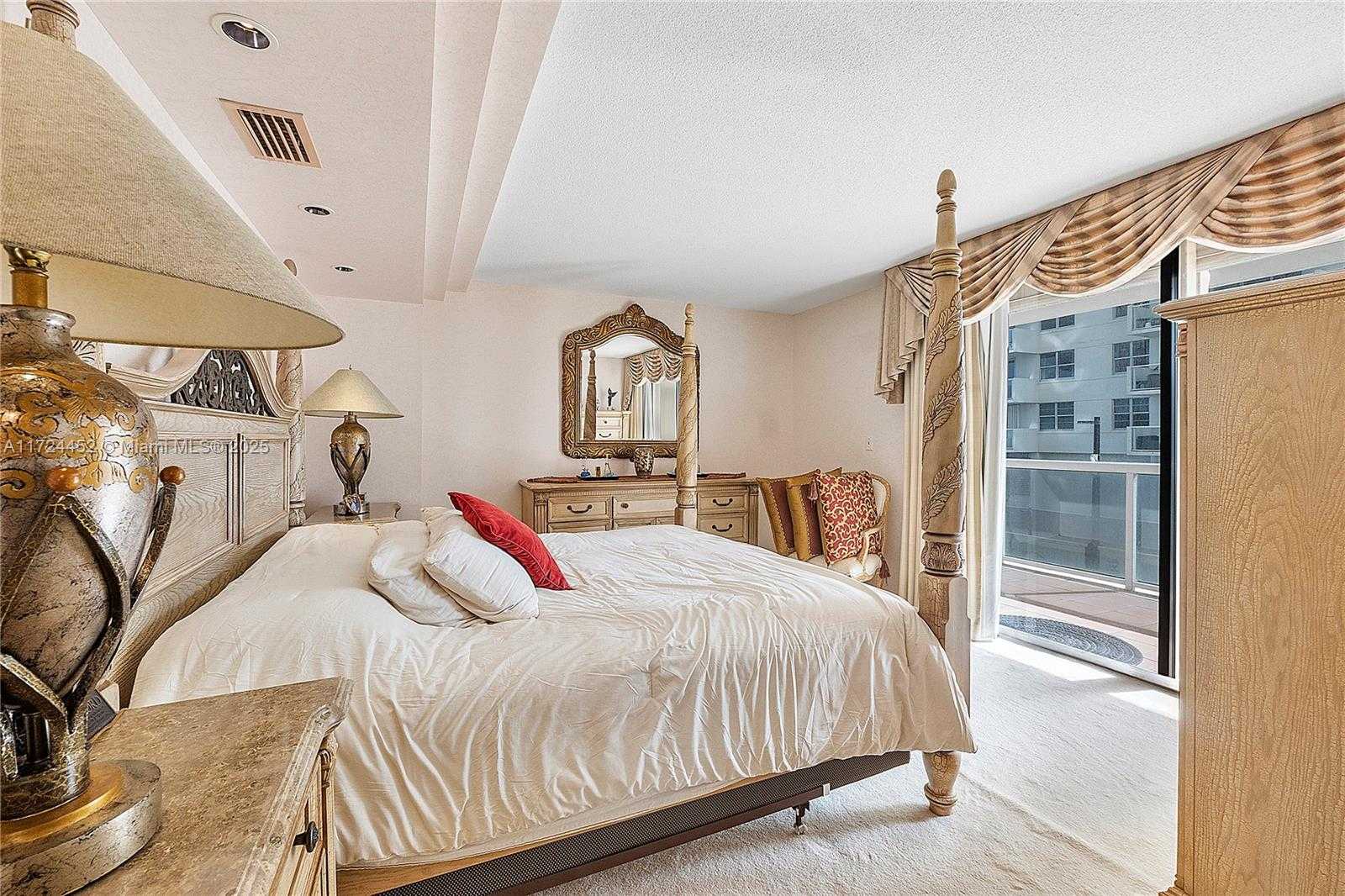 Small Image of 5757 COLLINS AVE #403, Miami Beach Number 11