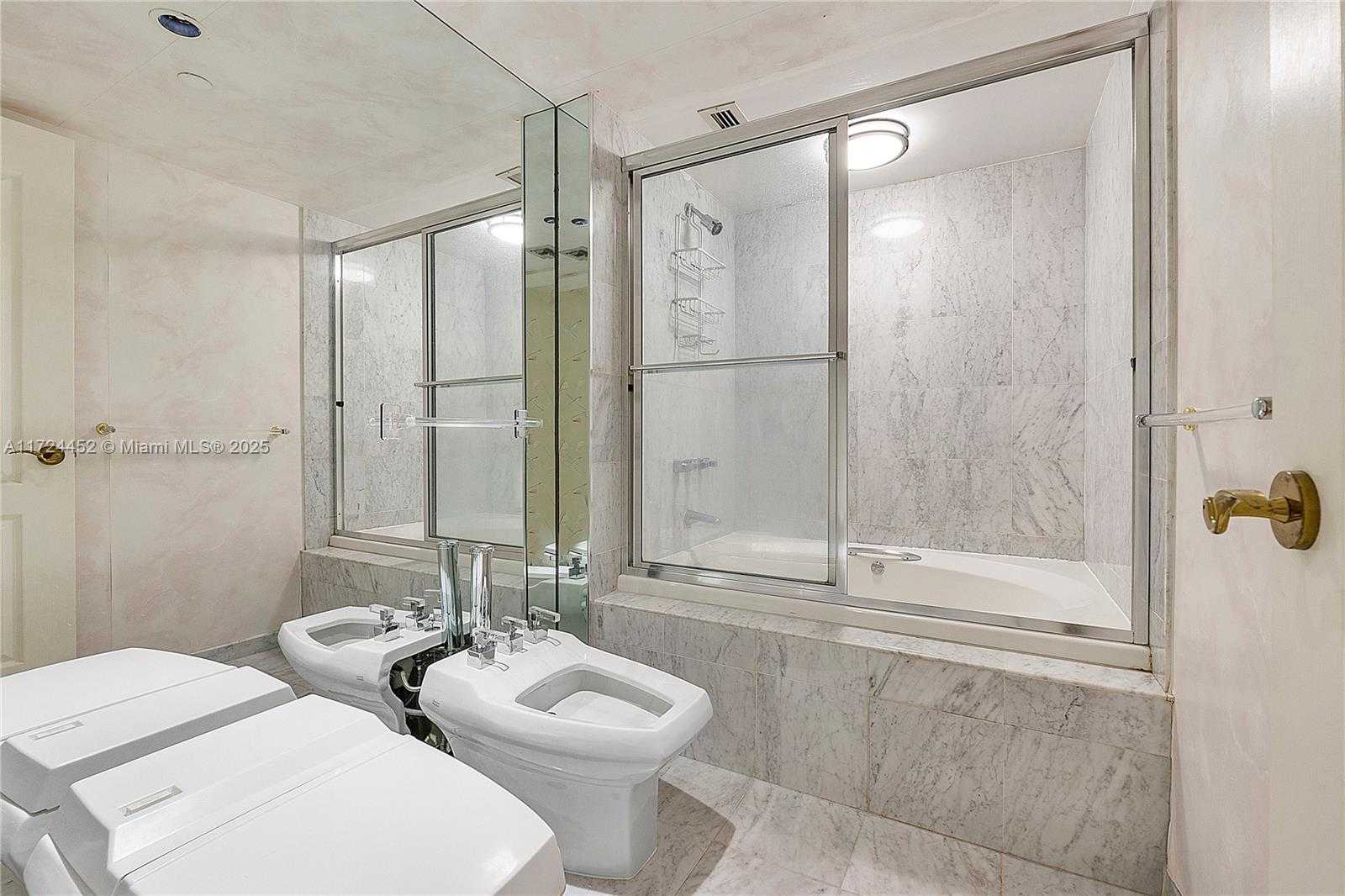 Small Image of 5757 COLLINS AVE #403, Miami Beach Number 13