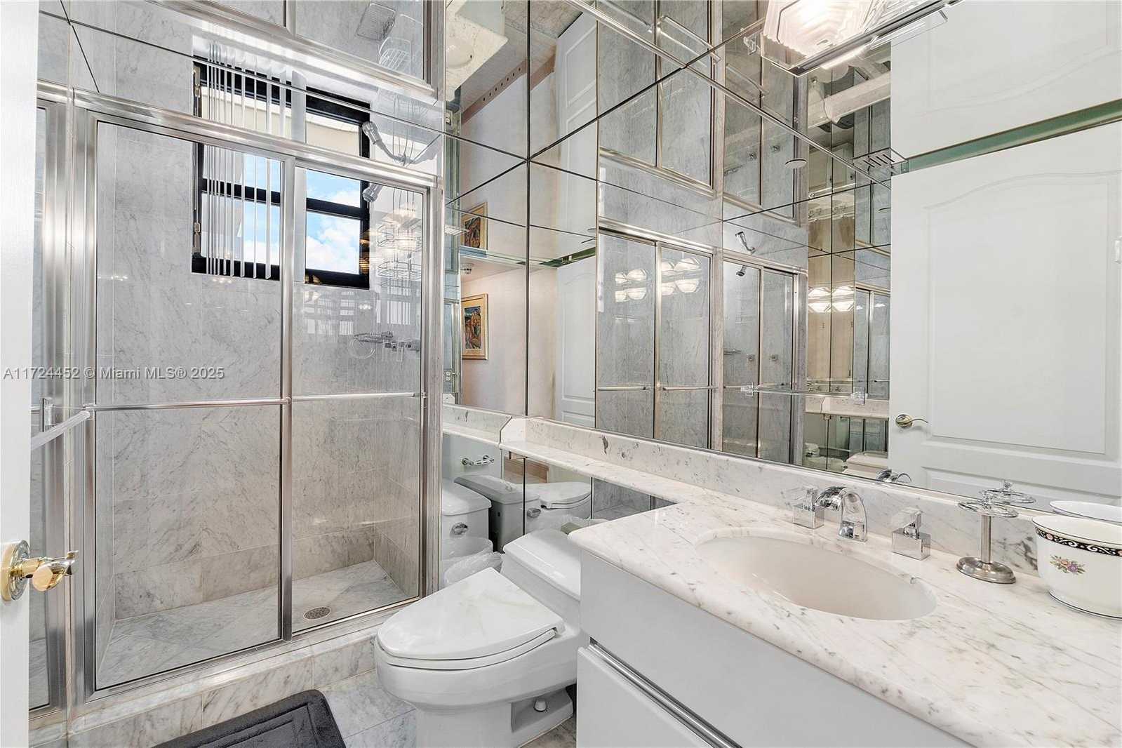Small Image of 5757 COLLINS AVE #403, Miami Beach Number 16