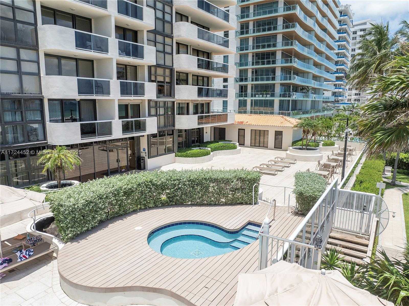 Small Image of 5757 COLLINS AVE #403, Miami Beach Number 25