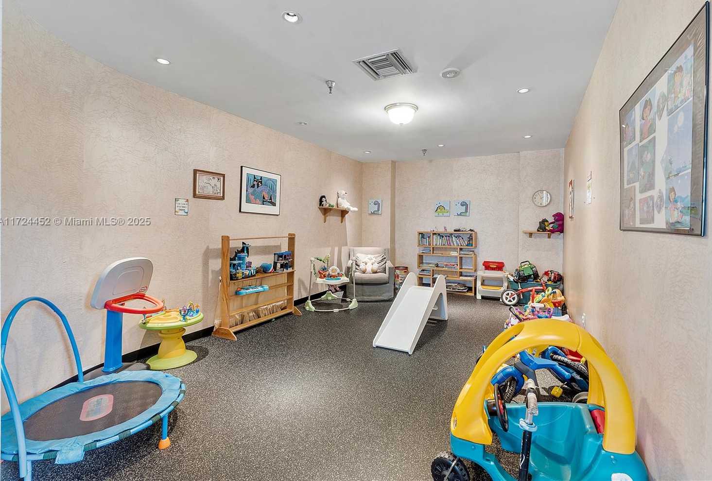 Small Image of 5757 COLLINS AVE #403, Miami Beach Number 29