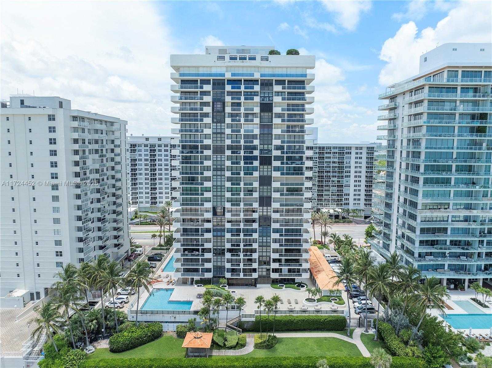 Small Image of 5757 COLLINS AVE #403, Miami Beach Number 39