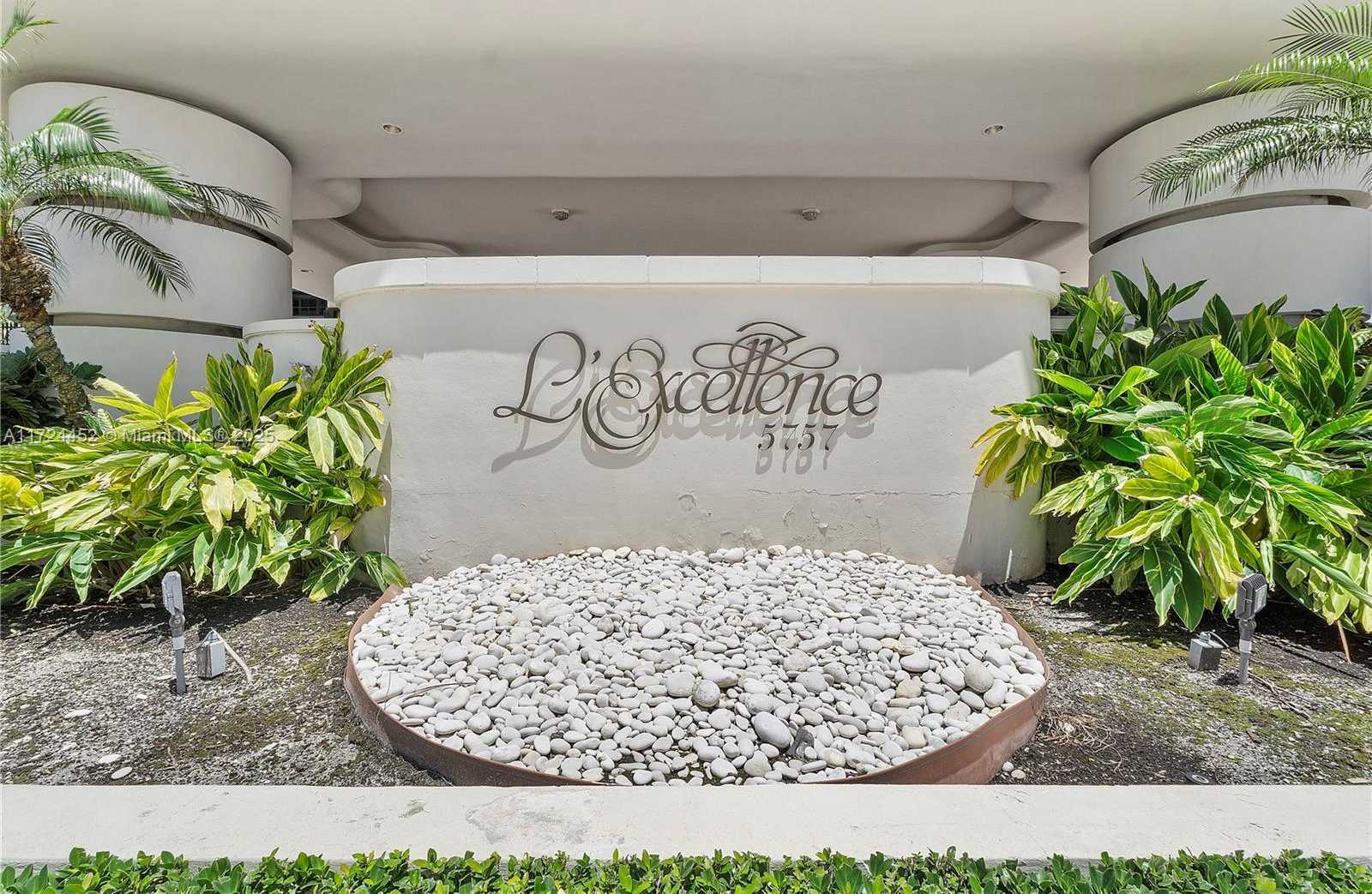 Small Image of 5757 COLLINS AVE #403, Miami Beach Number 45