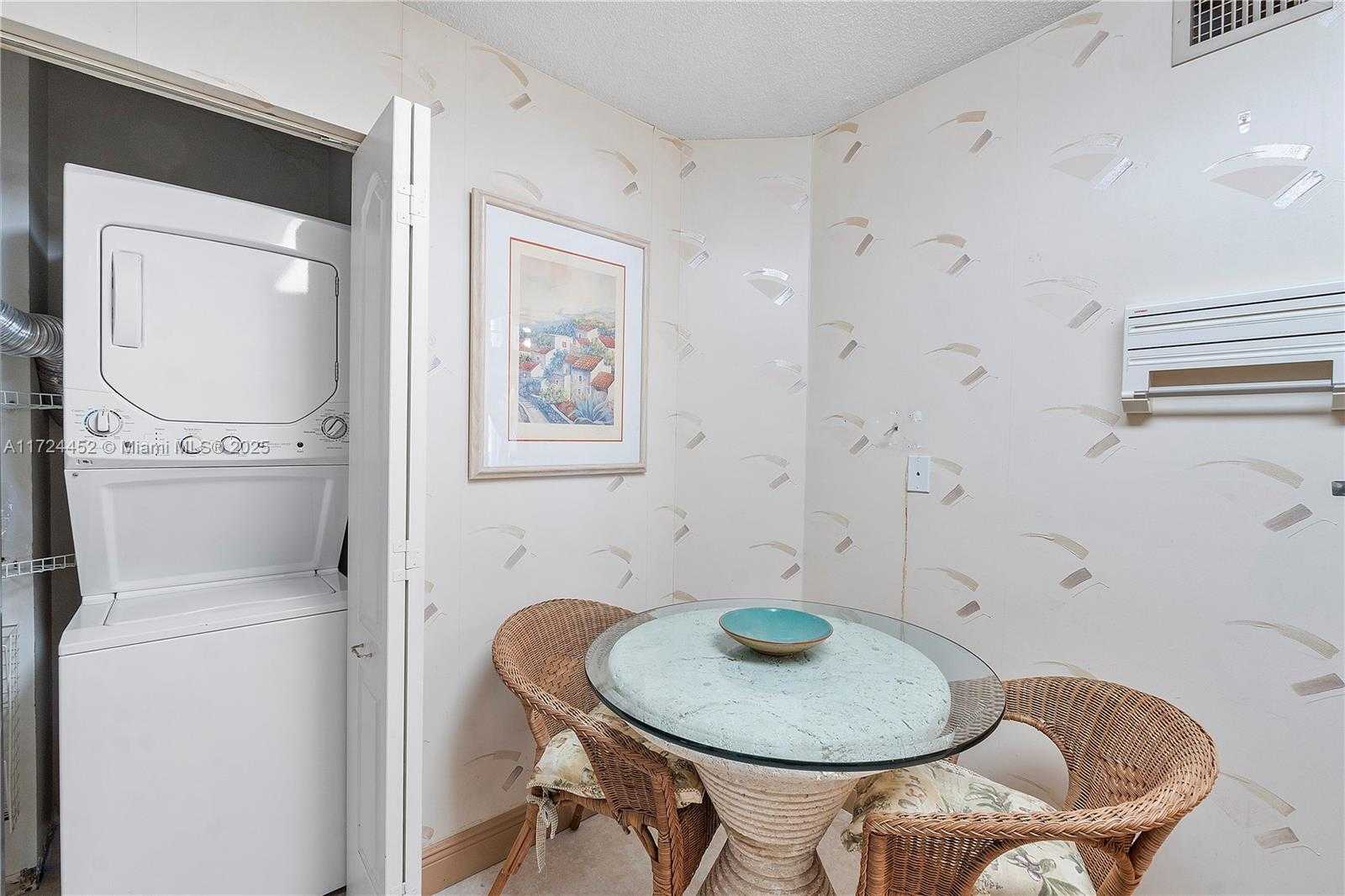 Small Image of 5757 COLLINS AVE #403, Miami Beach Number 8