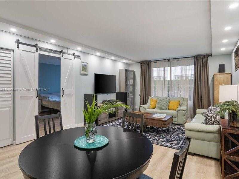 Small Image of 6193 ROCK ISLAND RD #105, Tamarac Number 4
