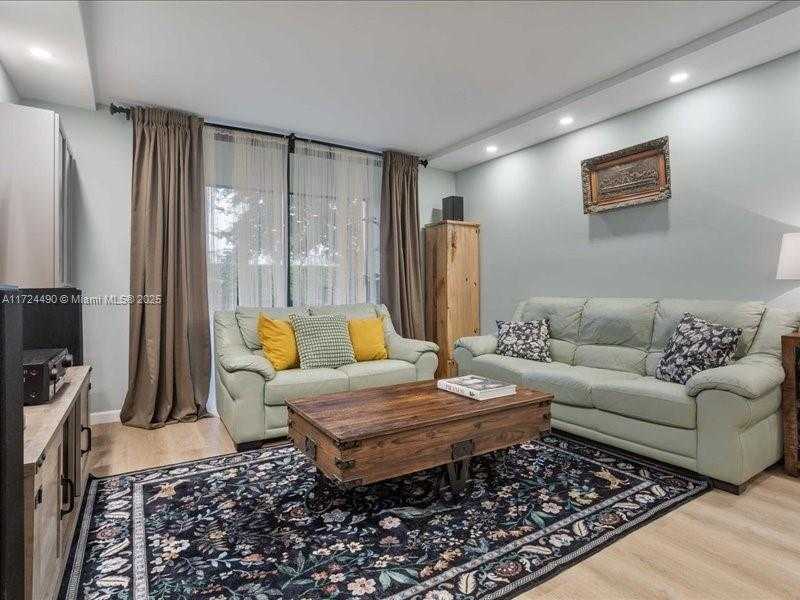 Small Image of 6193 ROCK ISLAND RD #105, Tamarac Number 5
