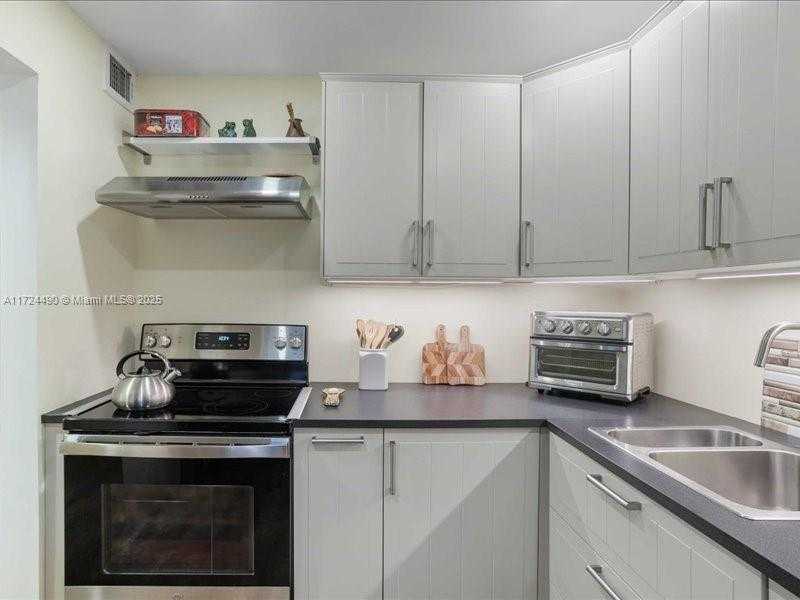 Small Image of 6193 ROCK ISLAND RD #105, Tamarac Number 9