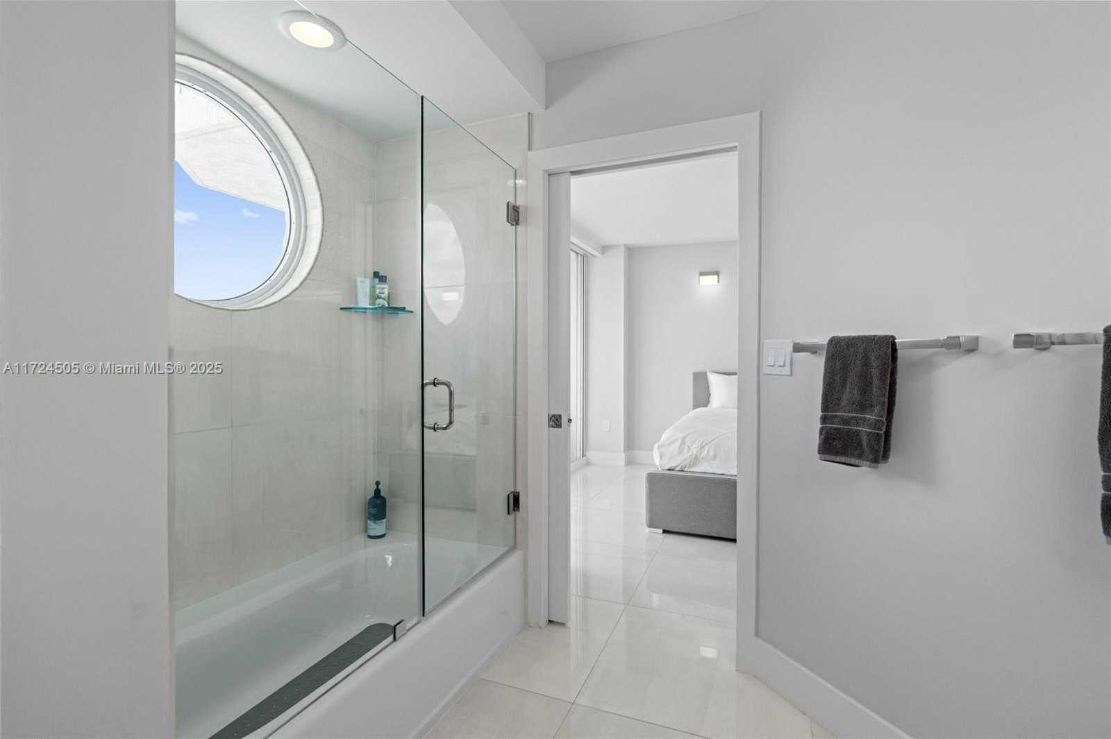 Small Image of 7330 OCEAN TER #19-C, Miami Beach Number 14