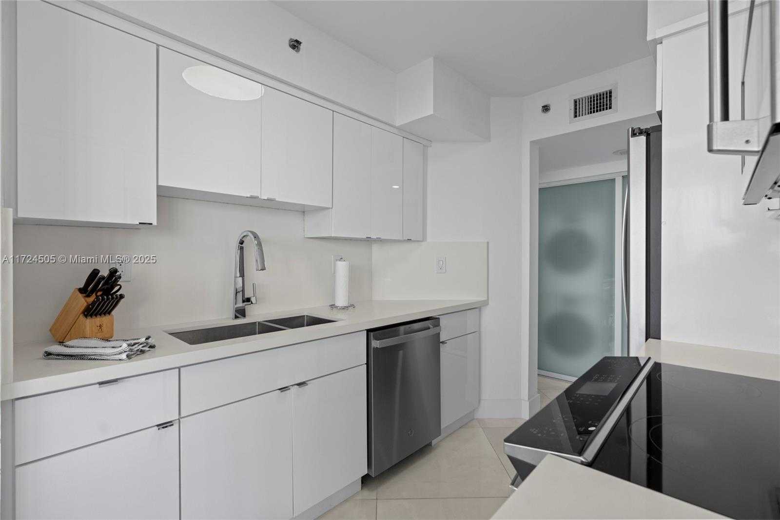 Small Image of 7330 OCEAN TER #19-C, Miami Beach Number 8