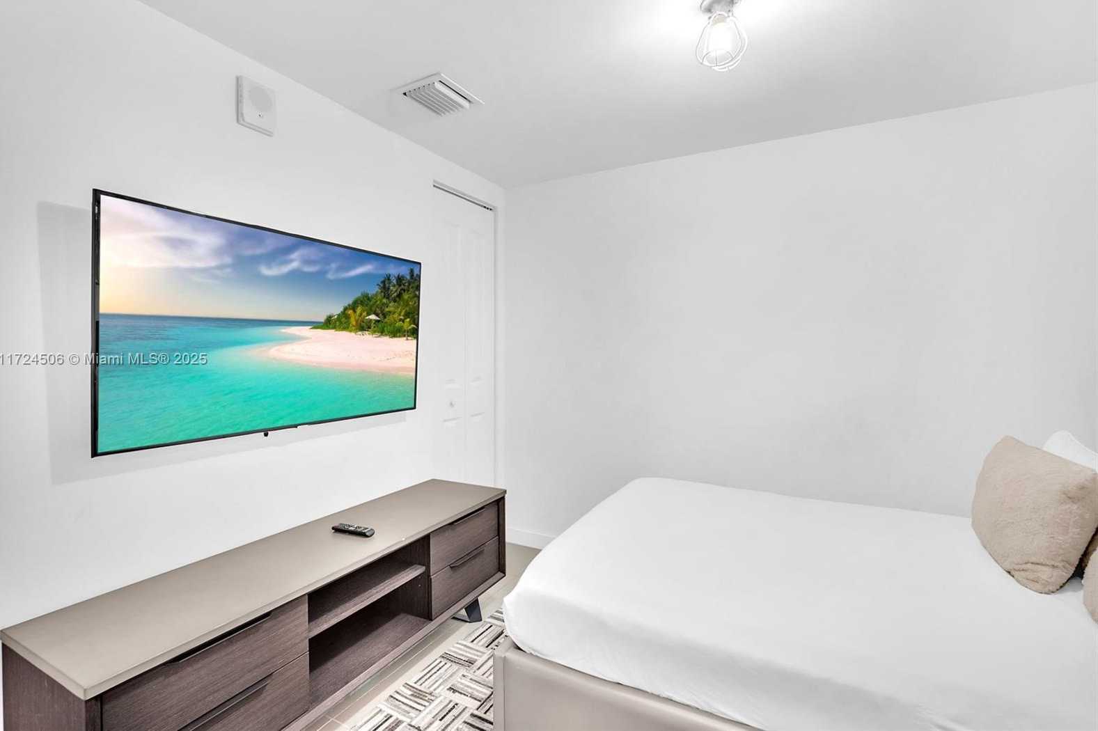 Small Image of 1600 NORTH EAST 1ST AVE #2115, Miami Number 12