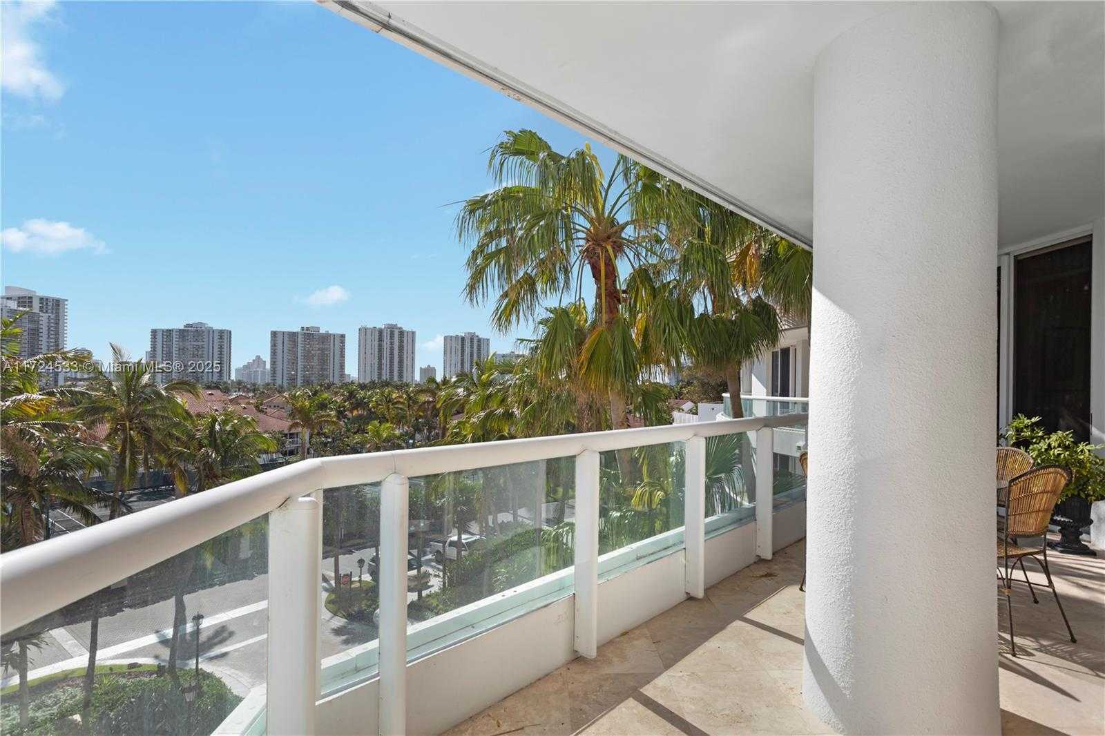 Small Image of 21050 POINT PL #502, Aventura Number 30