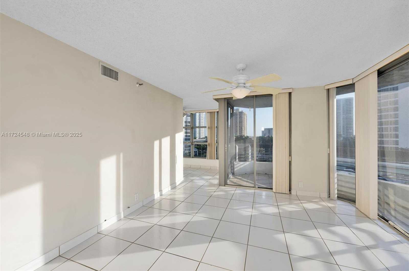 Small Image of 3530 MYSTIC POINTE DR #710, Aventura Number 12