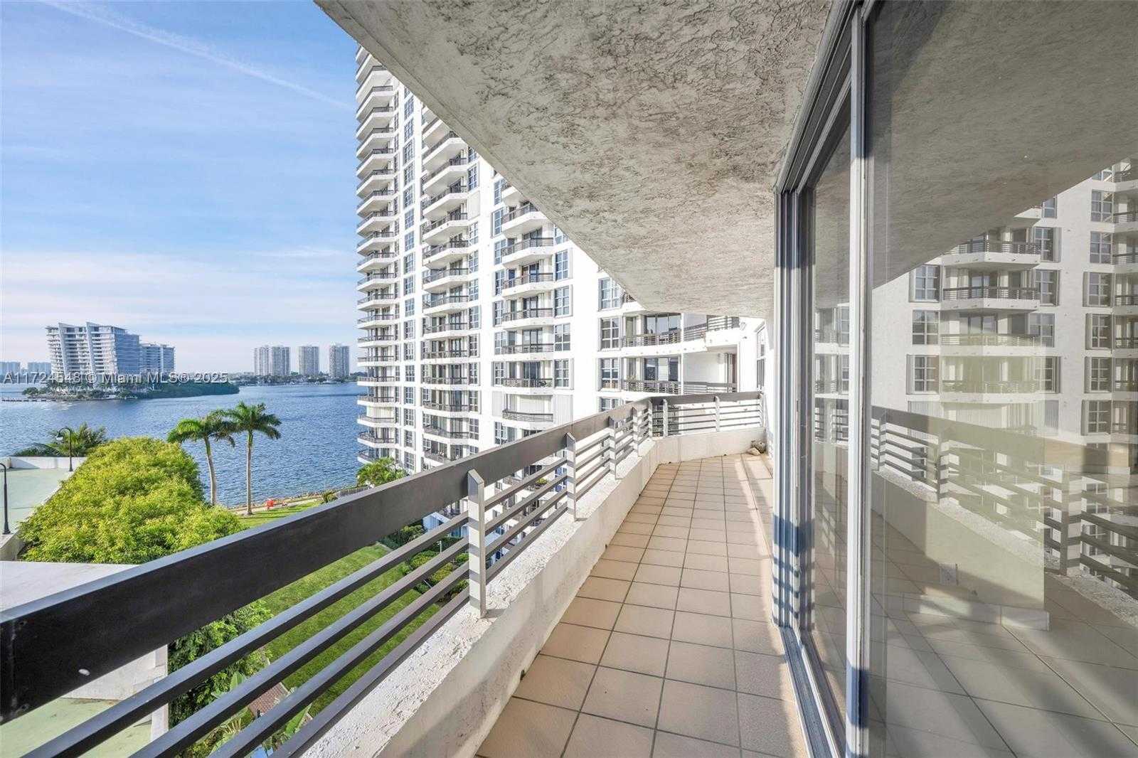 Small Image of 3530 MYSTIC POINTE DR #710, Aventura Number 20
