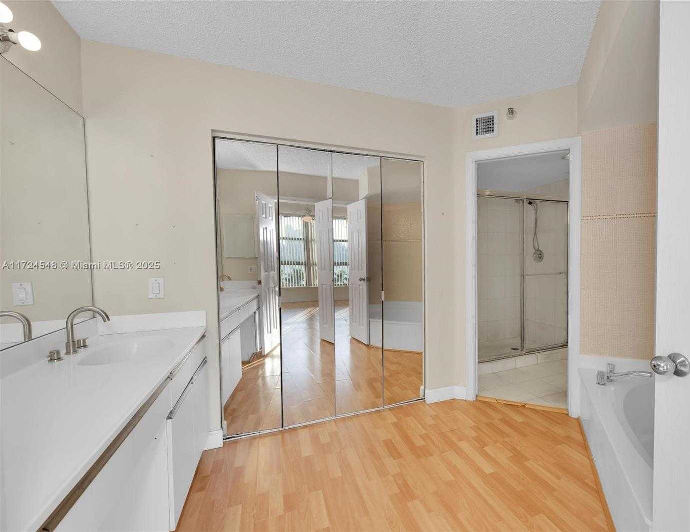 Small Image of 3530 MYSTIC POINTE DR #710, Aventura Number 26