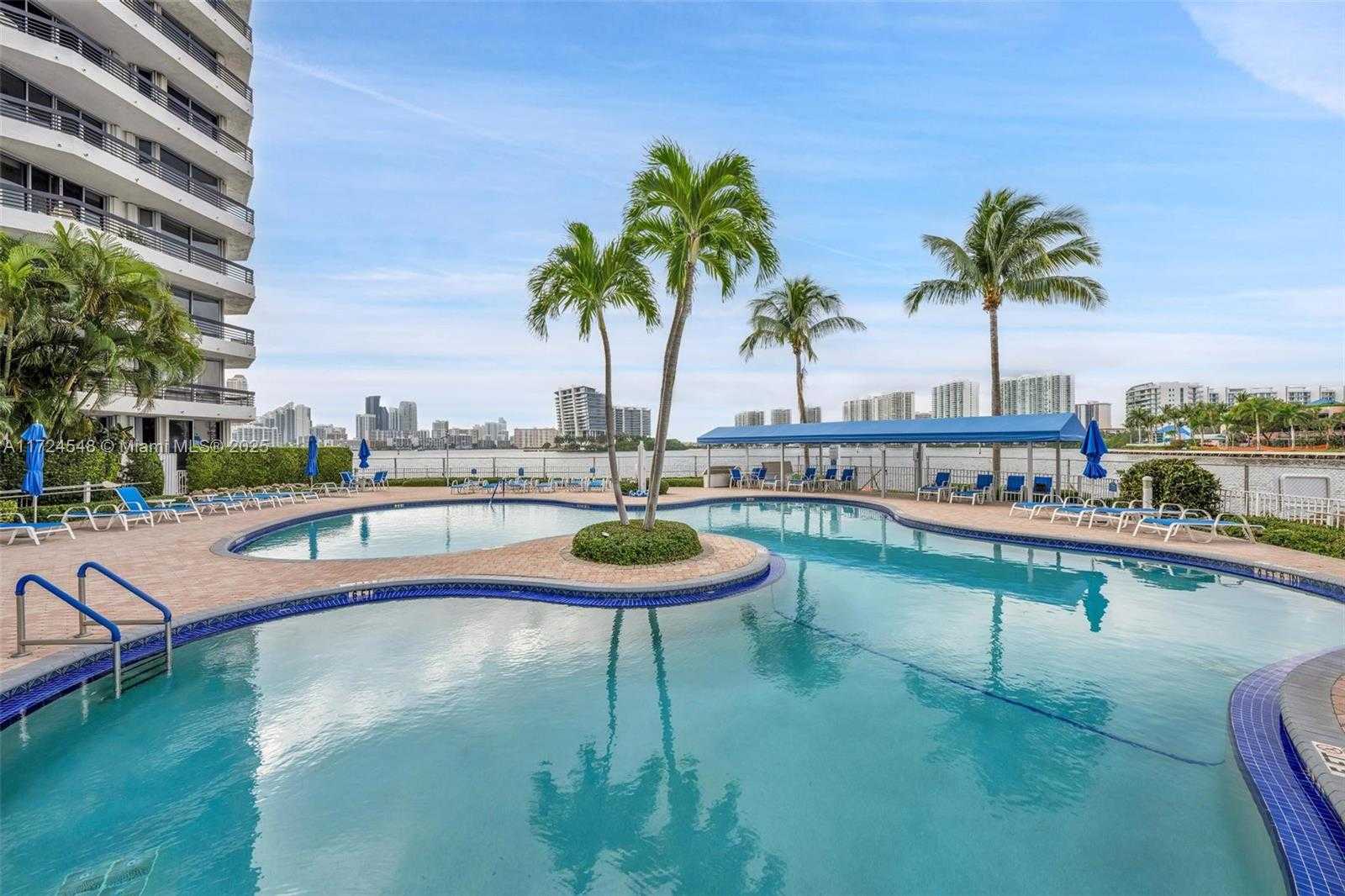 Small Image of 3530 MYSTIC POINTE DR #710, Aventura Number 29