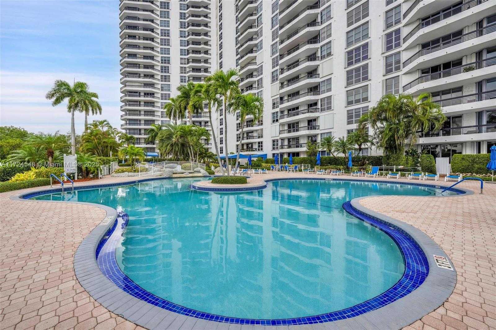 Small Image of 3530 MYSTIC POINTE DR #710, Aventura Number 31